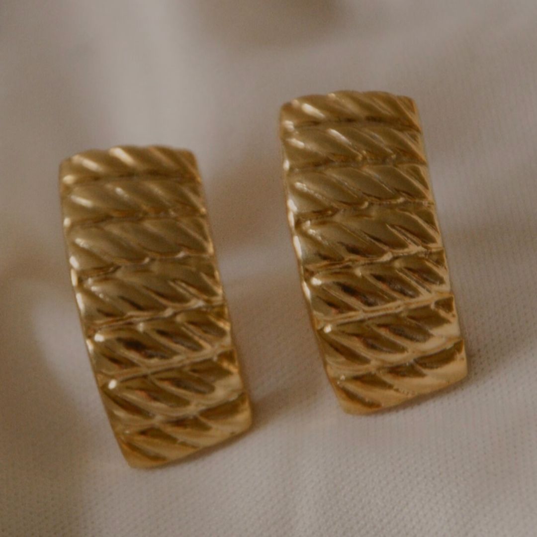 VINTAGE 1970S RIBBED TEXTURED RECTANGLE EARRINGS
