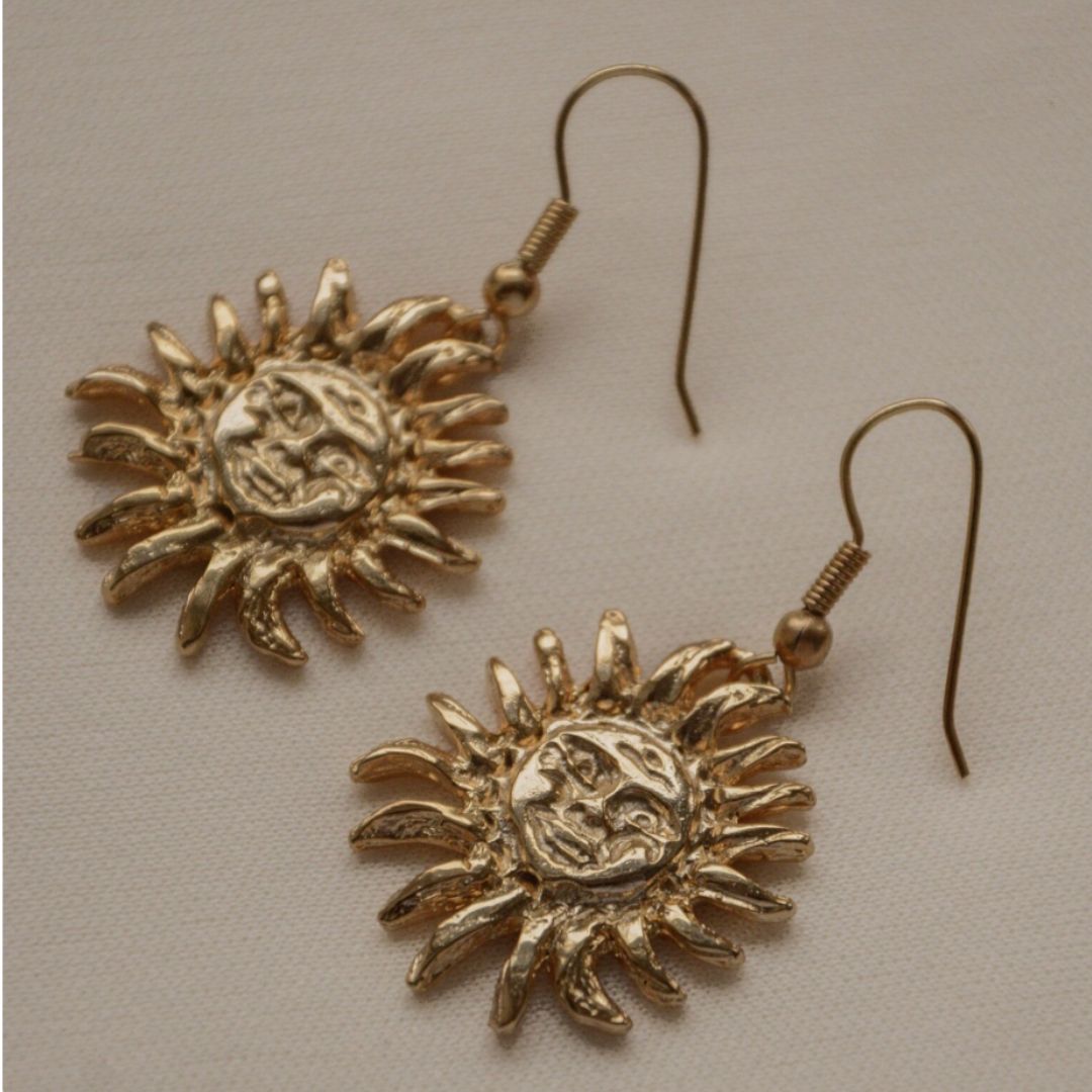 VINTAGE 1980S CELESTIAL MOON FACE GOLD PLATED EARRINGS