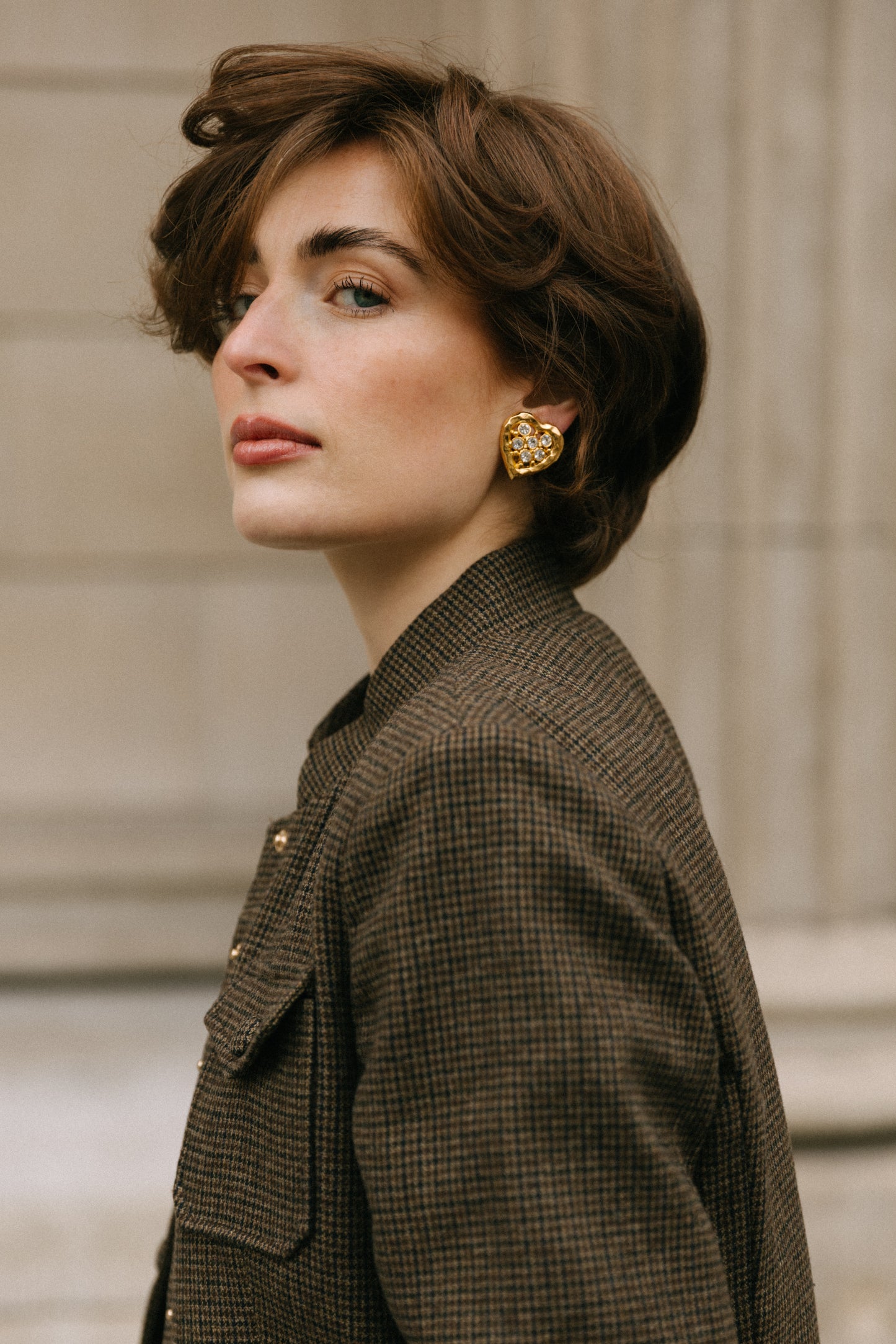SOH_VINTAGE 1980S STATEMENT CRYSTAL HEART CLIP ON EARRINGS_4-
