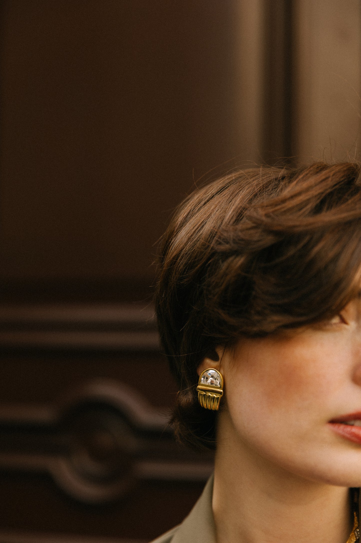 SOH_VINTAGE 1980S STATEMENT CRYSTAL RIDGE CLIP ON EARRINGS _1