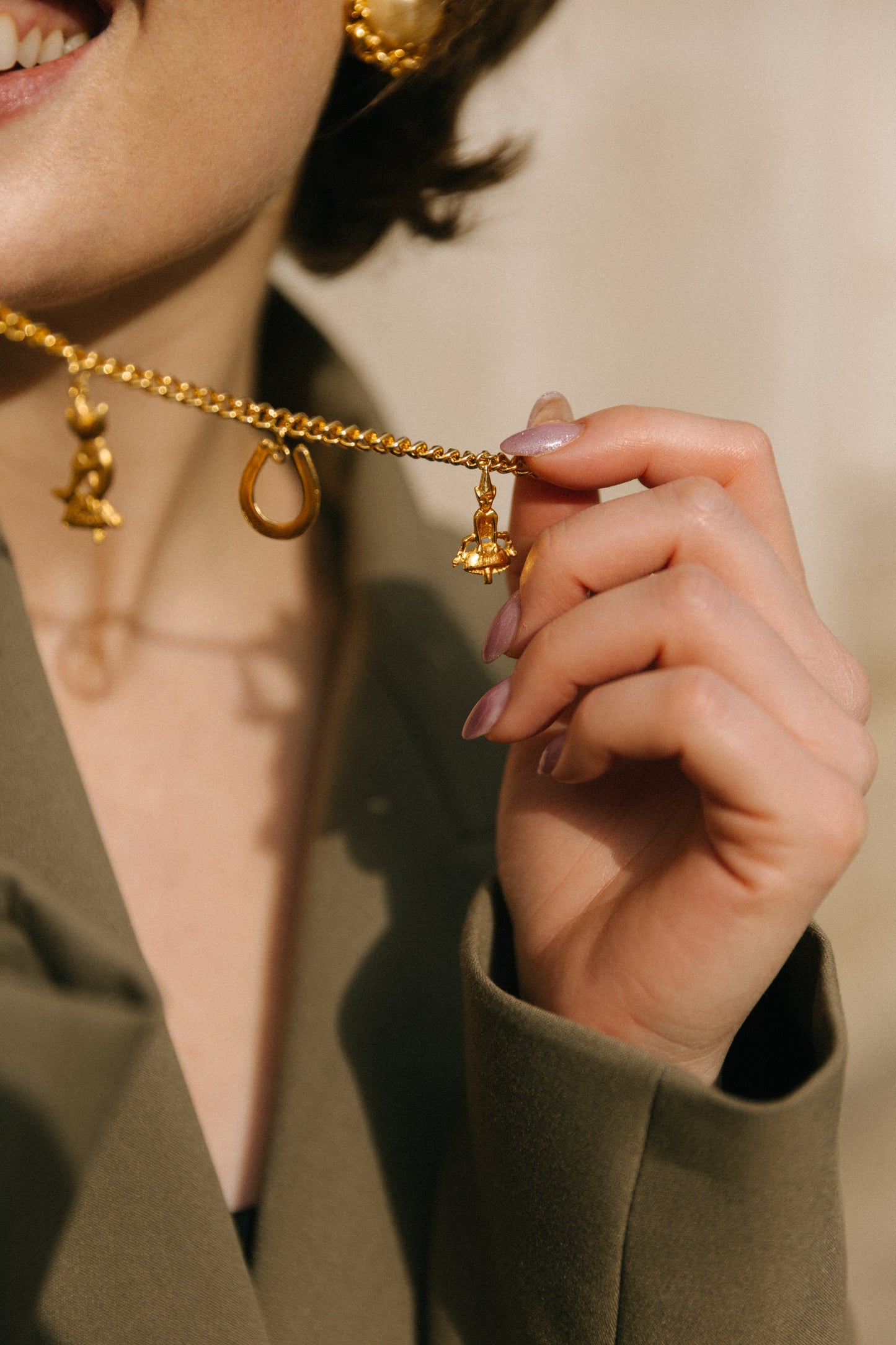 VINTAGE 1970S LUCKY GIRL CHARM BRACELET_3