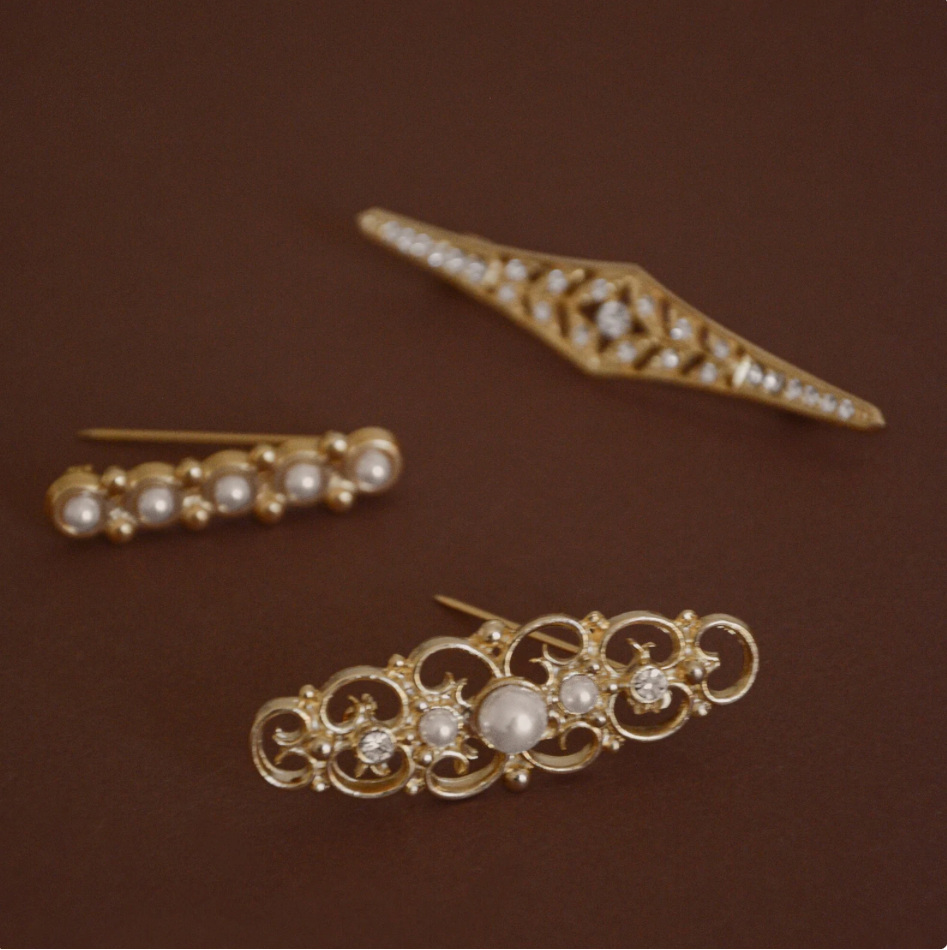 VINTAGE 1980S ART DECO STYLE IMITATION PEARL PIN BROOCH_4