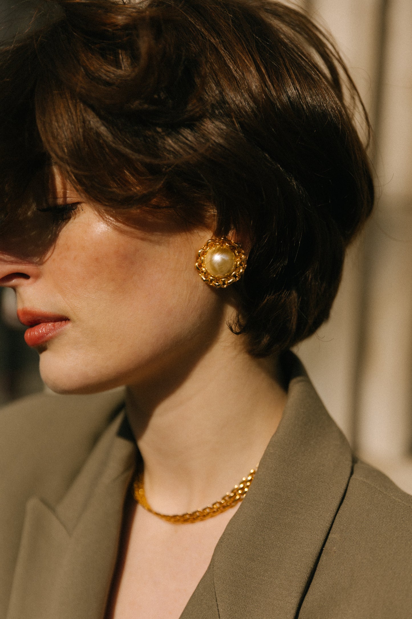 SOH_VINTAGE 1980S STATEMENT CHAIN LINKED ROUND IMITATION PEARL CLIP ON EARRINGS_1