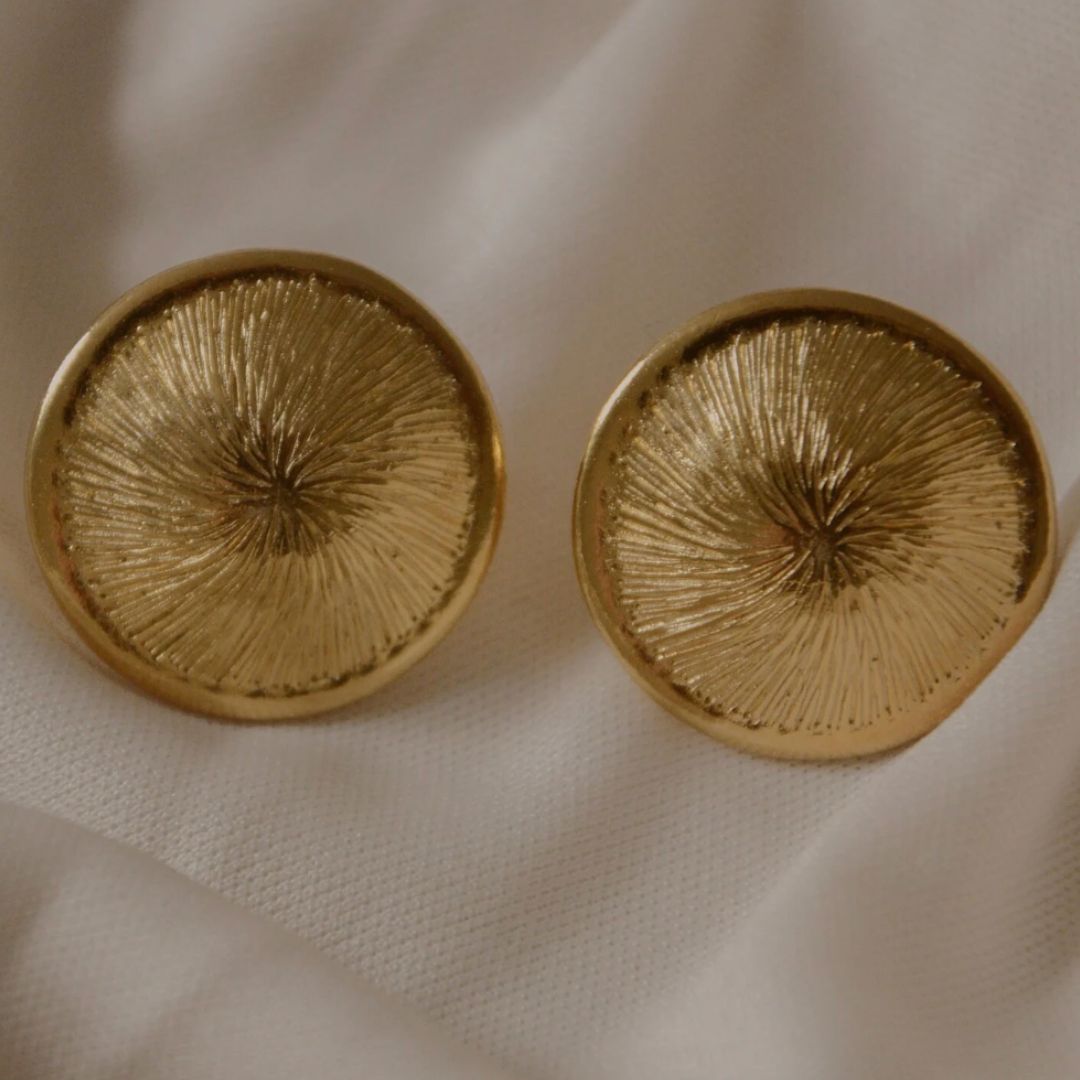 VINTAGE 1980S GOLD TEXTURED ROUND STUD EARRINGS