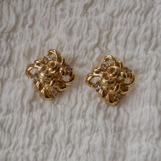 VINTAGE 1980S DAINTY ABSTRACT GOLD  AND SWAROVSKI CRYSTAL CLIP-ON EARRINGS +