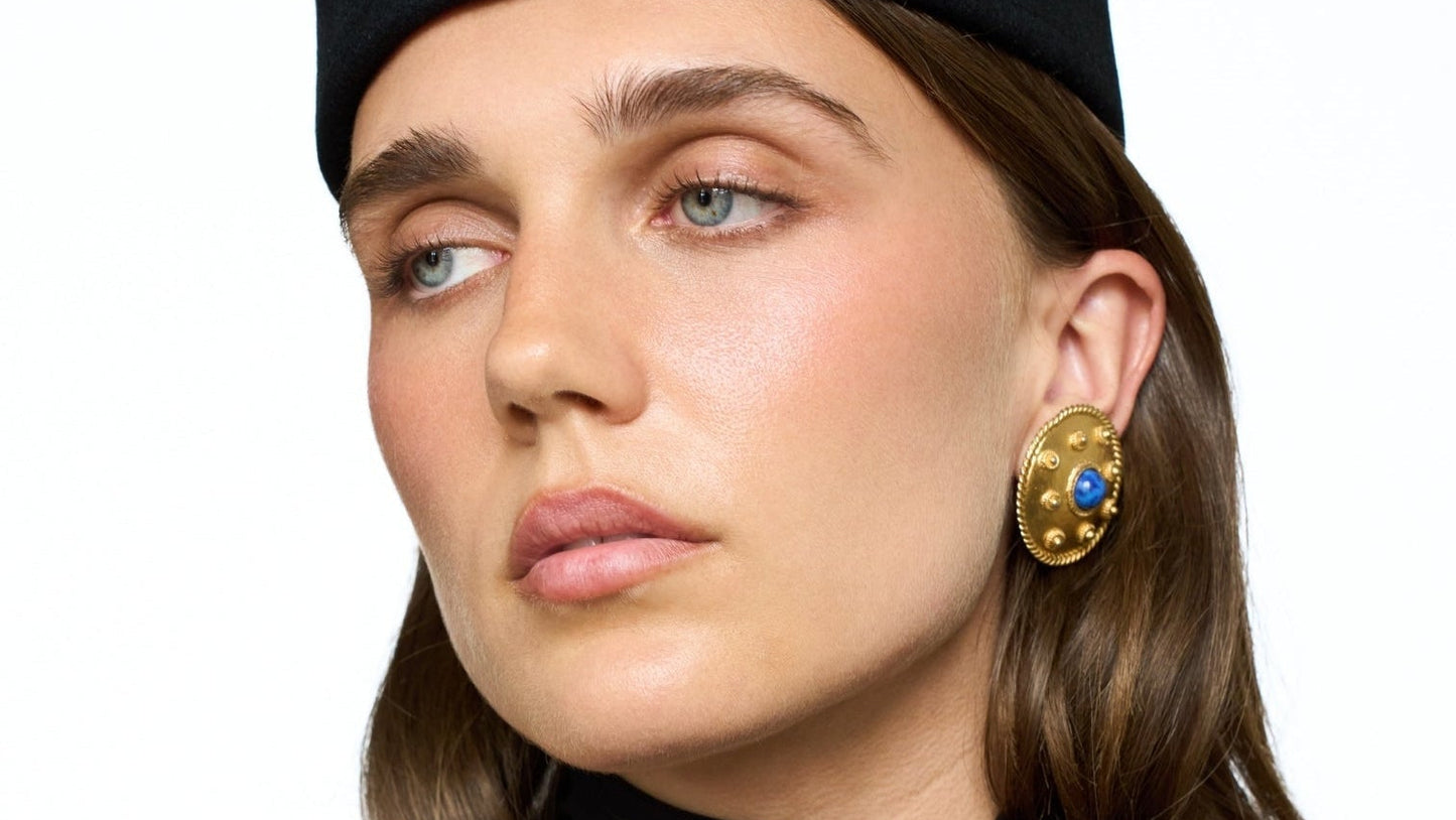 VINTAGE 1980S STATEMENT SPHINX BLUE ROUND CLIP ON  EARRINGS