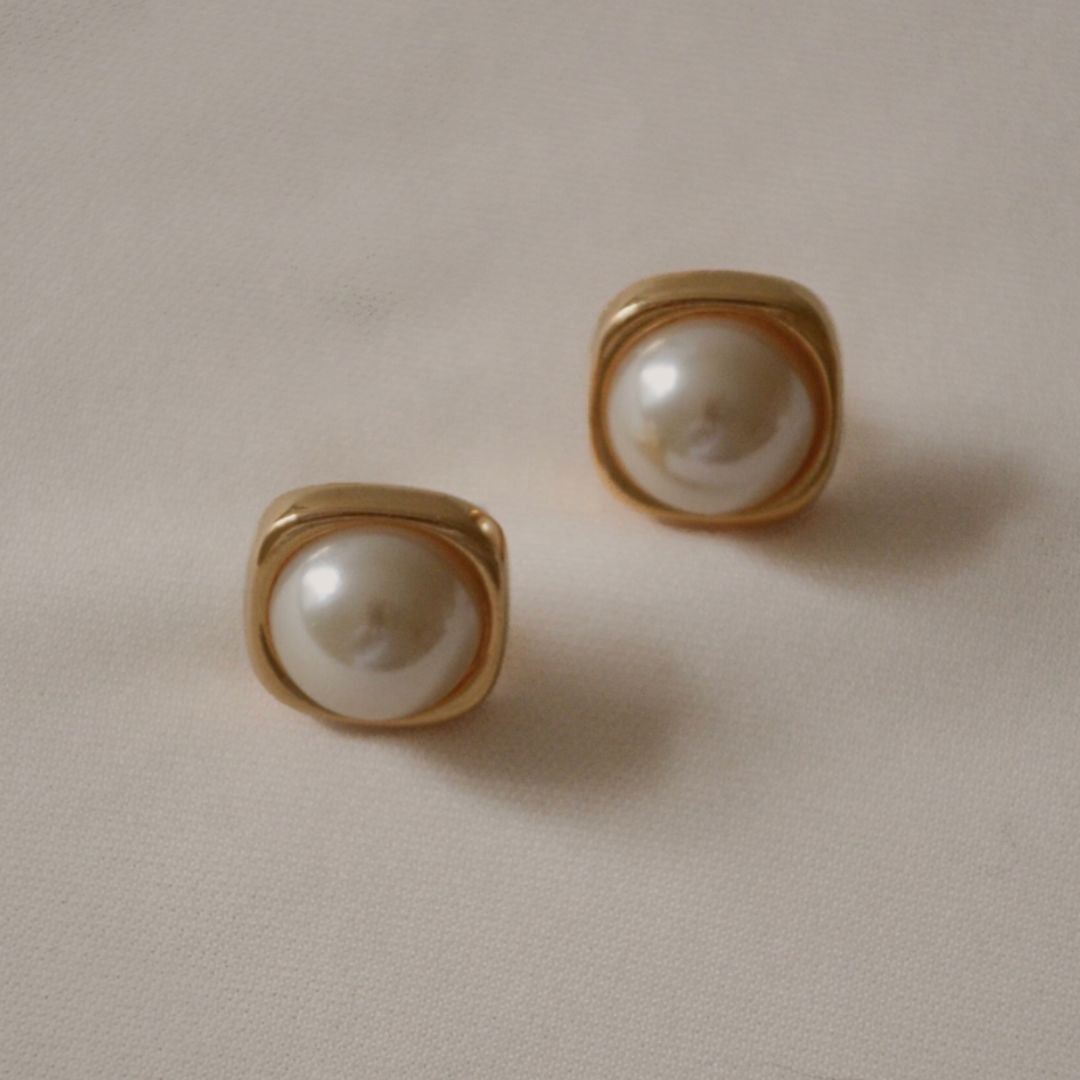 VINTAGE 1990S SIGNED M&S PEARL SQUARE EARRINGS