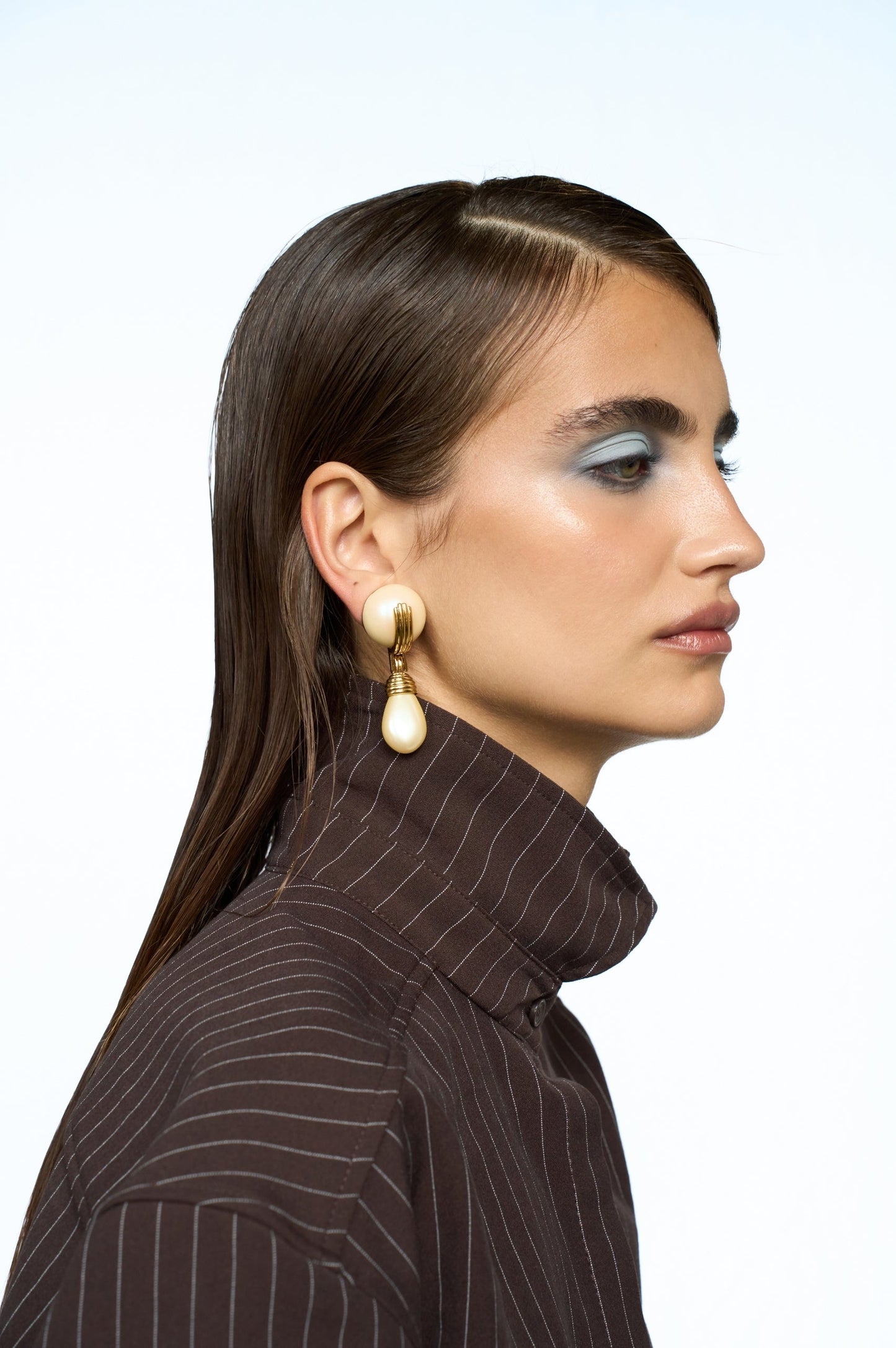 VINTAGE 1980S NINA RICCI STATEMENT SIMULATED PEARL DOOR KNOCKER STYLE CLIP ON EARRINGS
