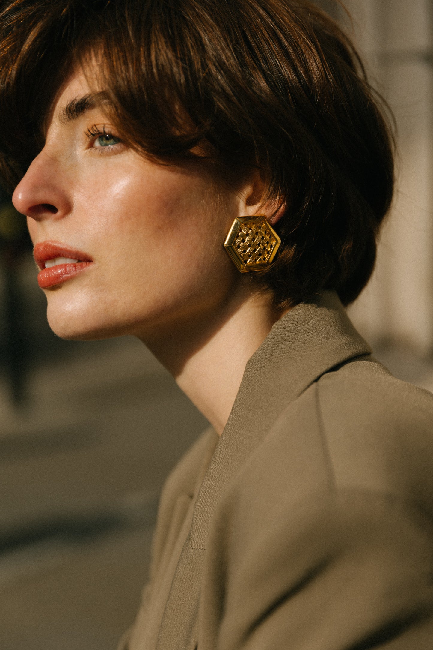 SOH_VINTAGE STATEMENT 1980S HEXAGON CLIP ON EARRINGS_2